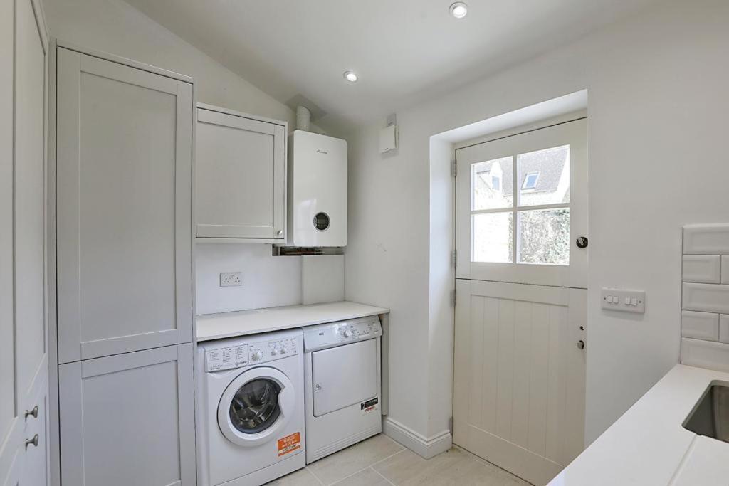 Luxury Cotswold Cottage With Hot Tub In Stow On The Wold! Exterior photo