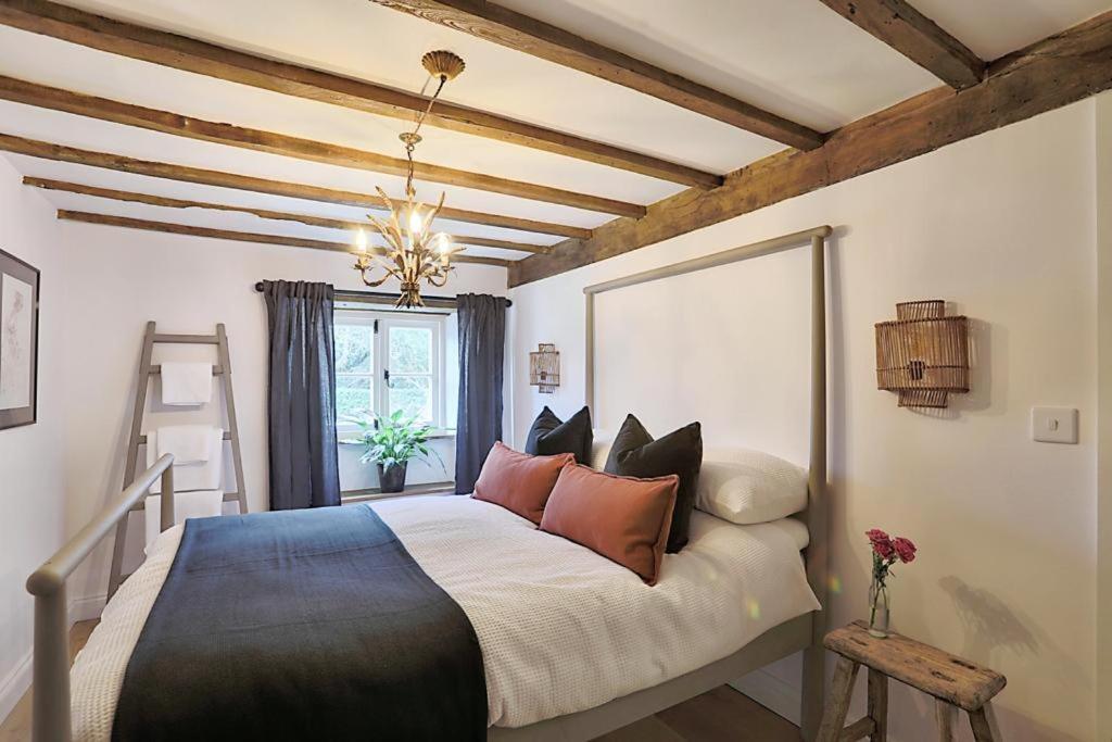 Luxury Cotswold Cottage With Hot Tub In Stow On The Wold! Exterior photo