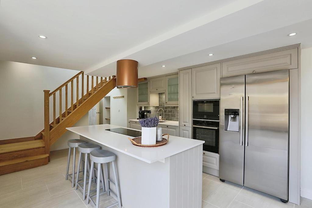 Luxury Cotswold Cottage With Hot Tub In Stow On The Wold! Exterior photo