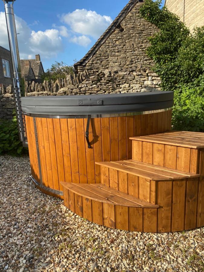 Luxury Cotswold Cottage With Hot Tub In Stow On The Wold! Exterior photo