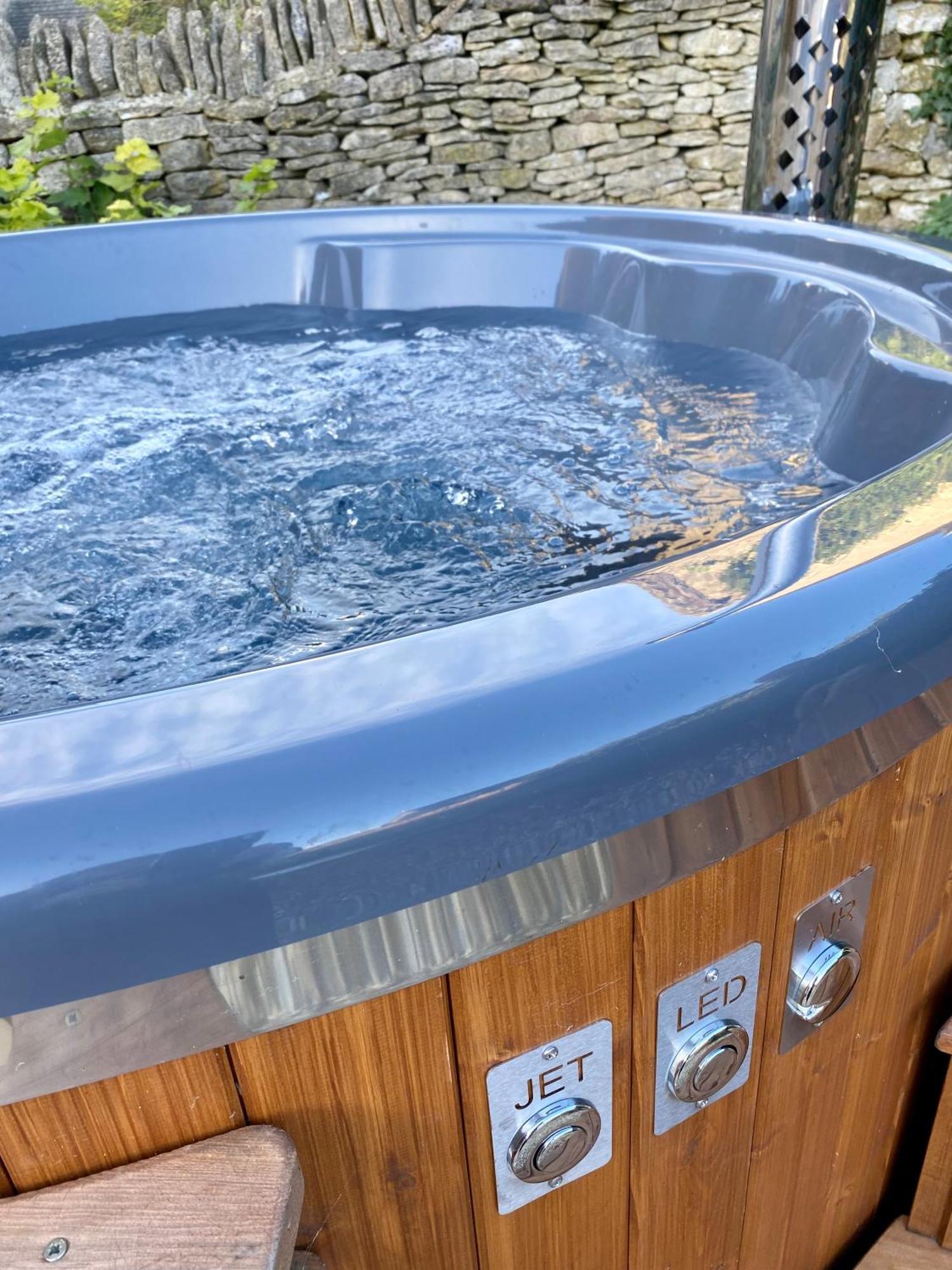 Luxury Cotswold Cottage With Hot Tub In Stow On The Wold! Exterior photo